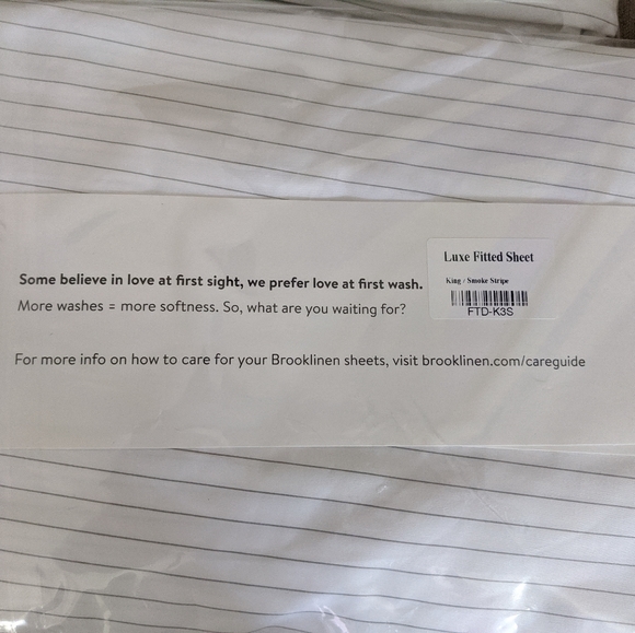 Brooklinen King fitted sheet & 2 king pillowcases - Picture 2 of 5